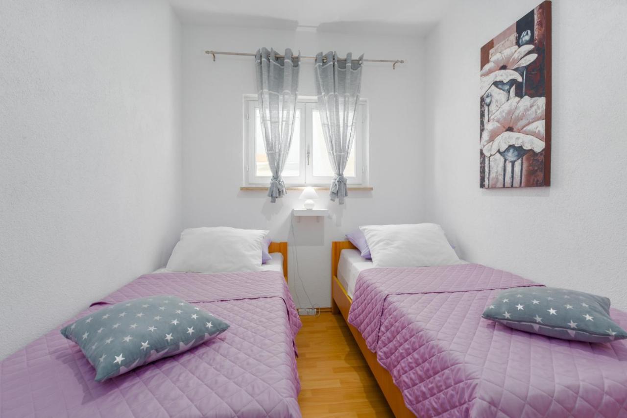 Family Apartment Romina Vrsar Exterior photo