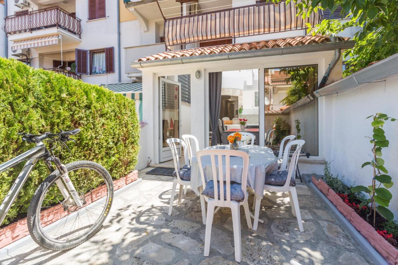 Family Apartment Romina Vrsar Exterior photo